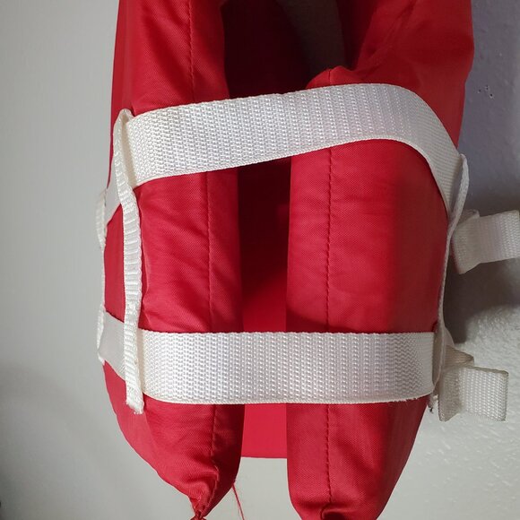 Stearns Kids Life Vest Red & White US Coast Guard Approved Youth Life Jacket - Picture 4 of 7